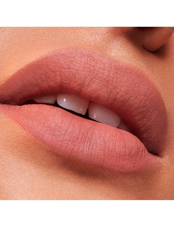 color labial mate batido pure color con manteca de moringa