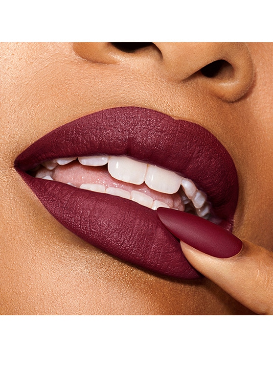 lápiz labial mate de seda explícito de color puro